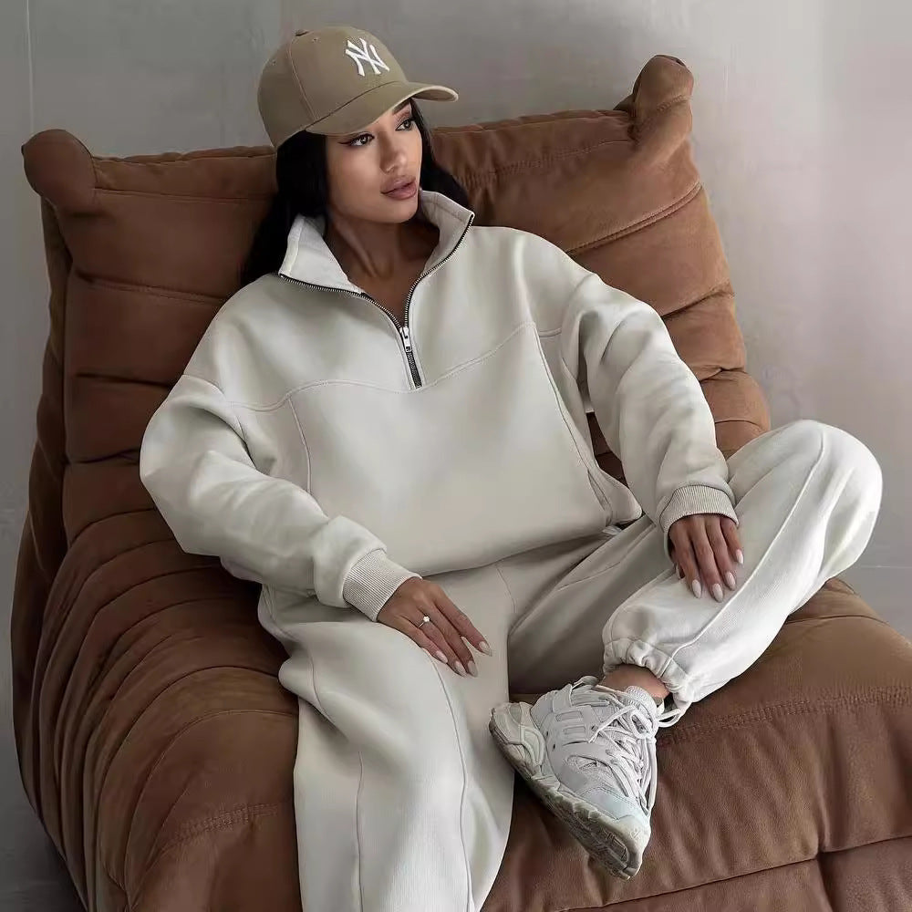 Casual and stylish two-piece jogging set for women - Julia