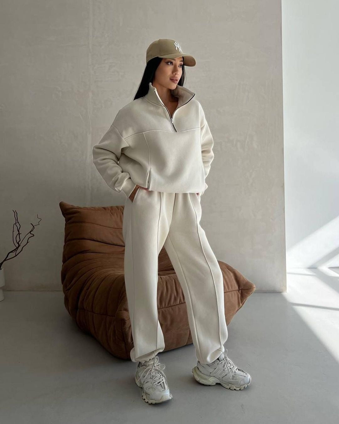 Casual and stylish two-piece jogging set for women - Julia